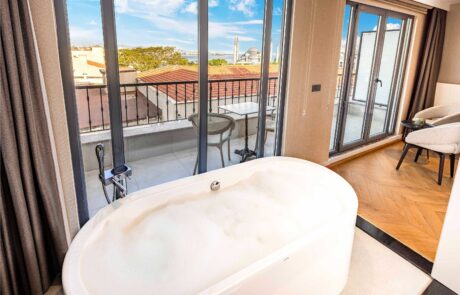 Rast Hotel Suite Room